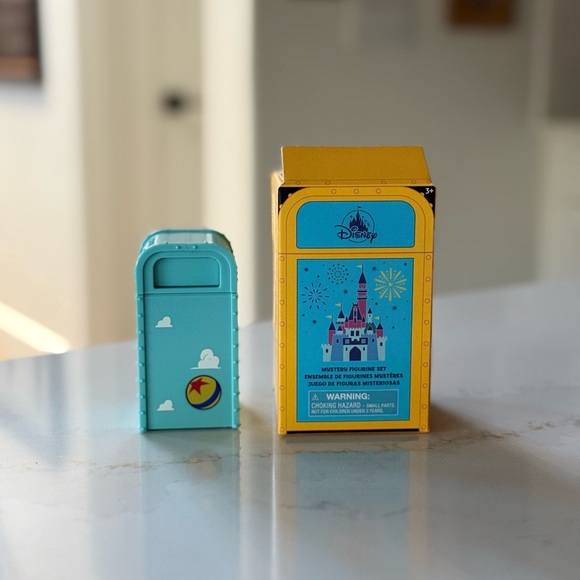 Disney Parks Trash Can Mystery Vinyl Collectible Figure – Series 1 - Toy Story - Picture 2 of 5
